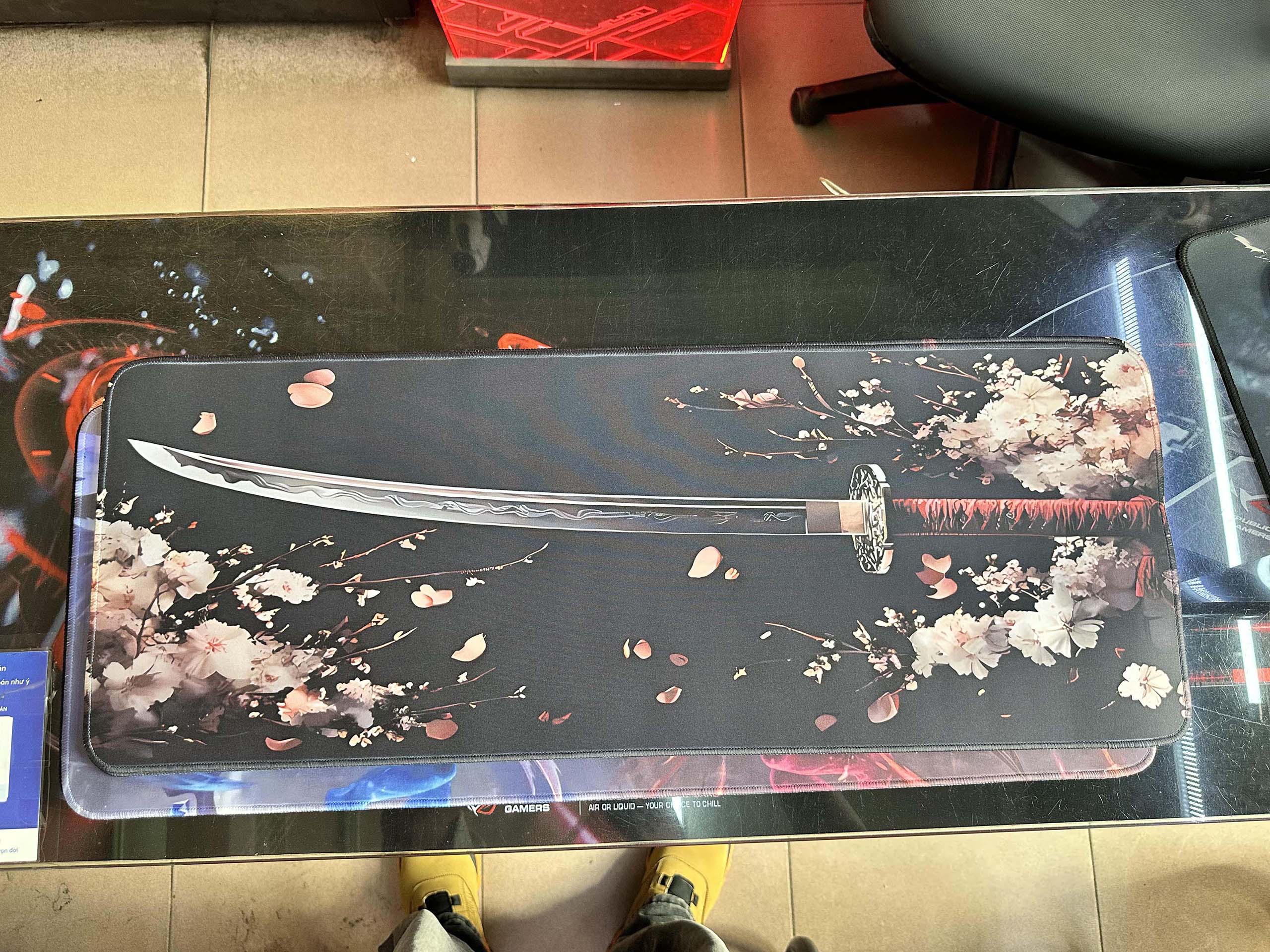 Mẫu 32 - Lót chuột Kiếm Hoa 80cm x 30cm